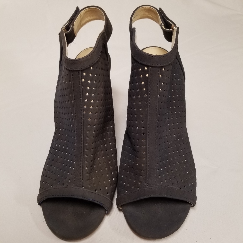 Isola Womans Shoe Size 8 1/2 Chunky High Heel Open Toe Black Back Strap Cut Outs